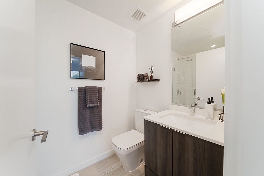 517 725 Marine Drive North Vancouver, BC - 15