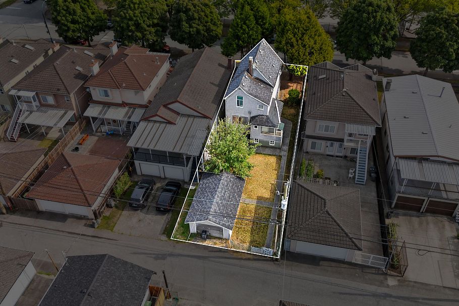 2673 Pandora Street Vancouver, BC - 12
