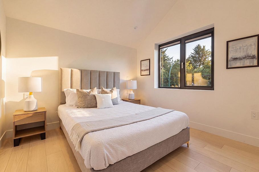 20 W 14th Avenue Vancouver, BC - 19
