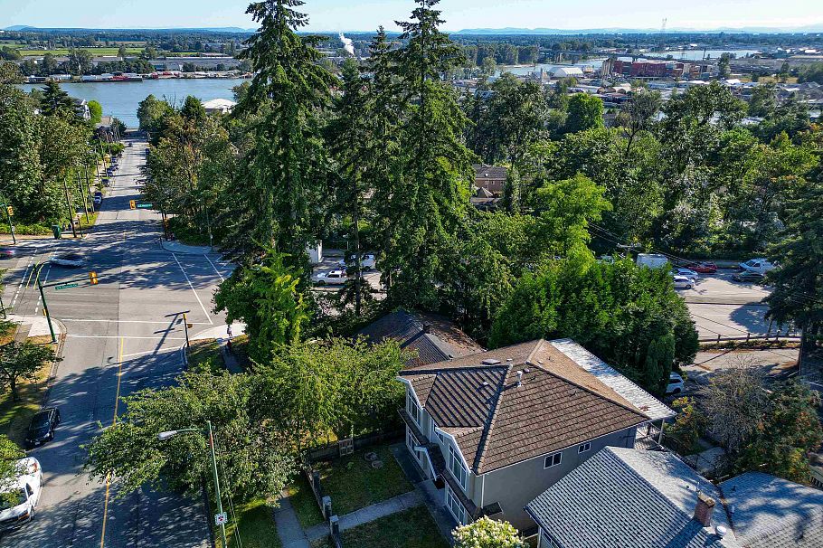 8287 Victoria Drive Vancouver, BC - 10