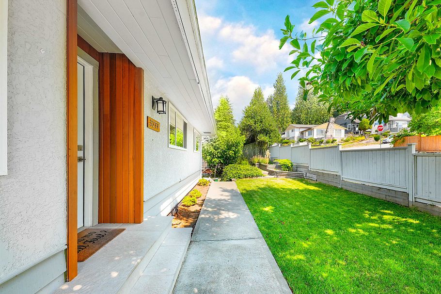3277 Chesterfield Avenue North Vancouver, BC - 18