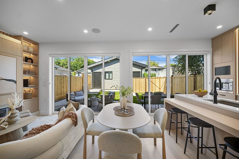 2 5033 Prince Albert Street Vancouver, BC - 5