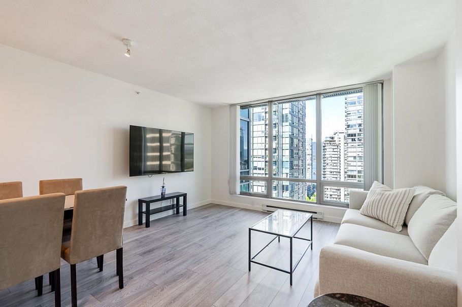 1803 1200 W Georgia Street Vancouver, BC - 3