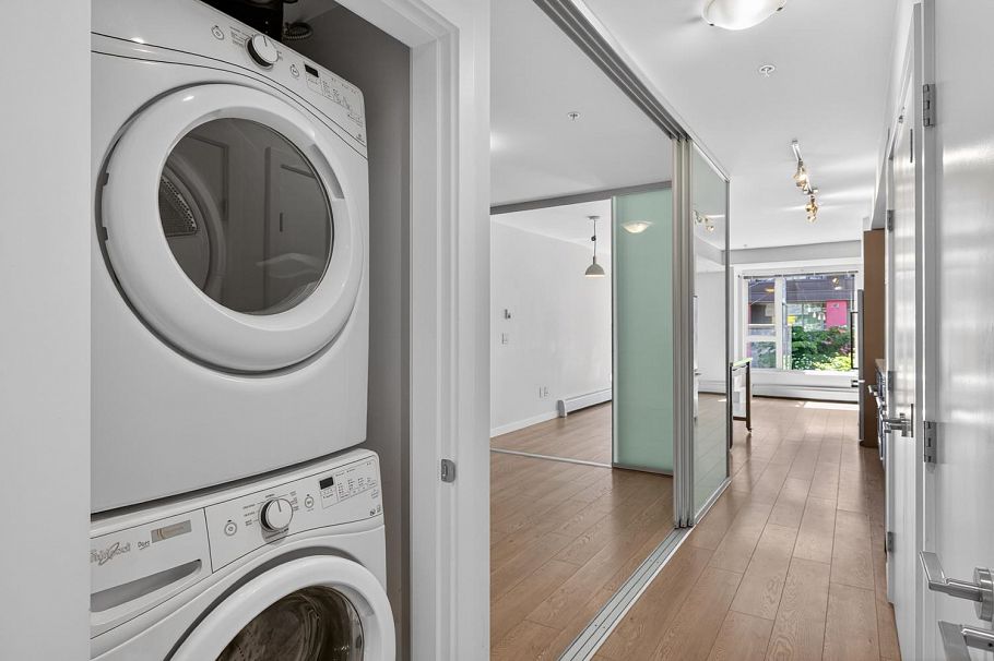 304 384 E 1st Avenue Vancouver, BC - 25