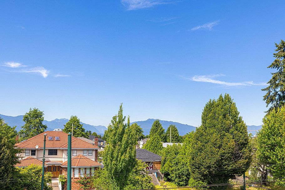 1 2430 E 41 Street Vancouver, BC - 29