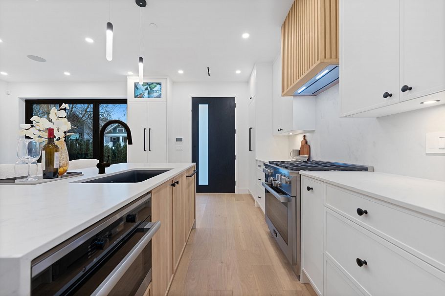 1 2846 W 12th Avenue Vancouver, BC - 4