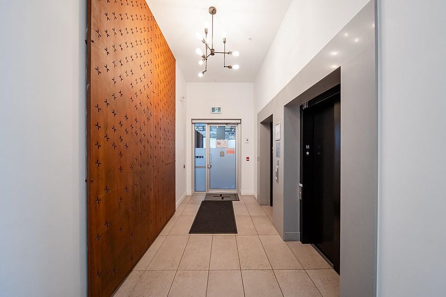 517 725 Marine Drive North Vancouver, BC - 36
