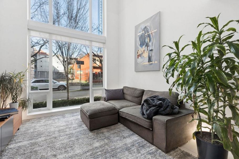 1106 Hornby Street Vancouver, BC - 1
