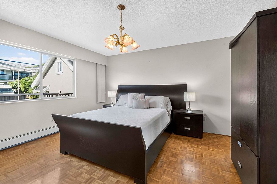 2739 E 8th Avenue Vancouver, BC - 23