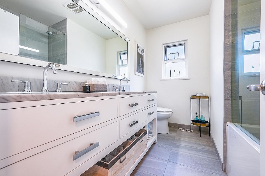 3277 Chesterfield Avenue North Vancouver, BC - 15