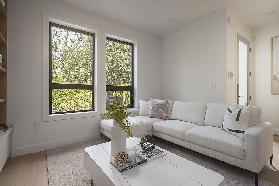 922 E 16th Avenue Vancouver, BC - 3