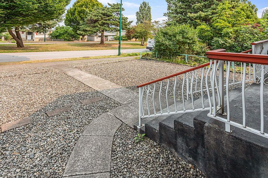 3148 E 1st Avenue Vancouver, BC - 2