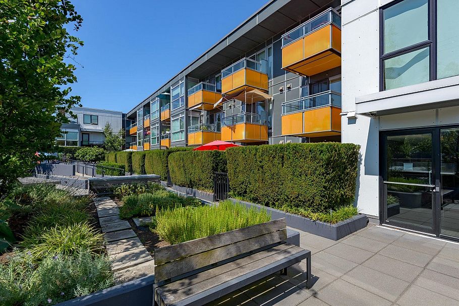 323 1588 E Hastings Street Vancouver, BC - 38