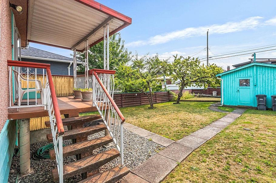 3148 E 1st Avenue Vancouver, BC - 17