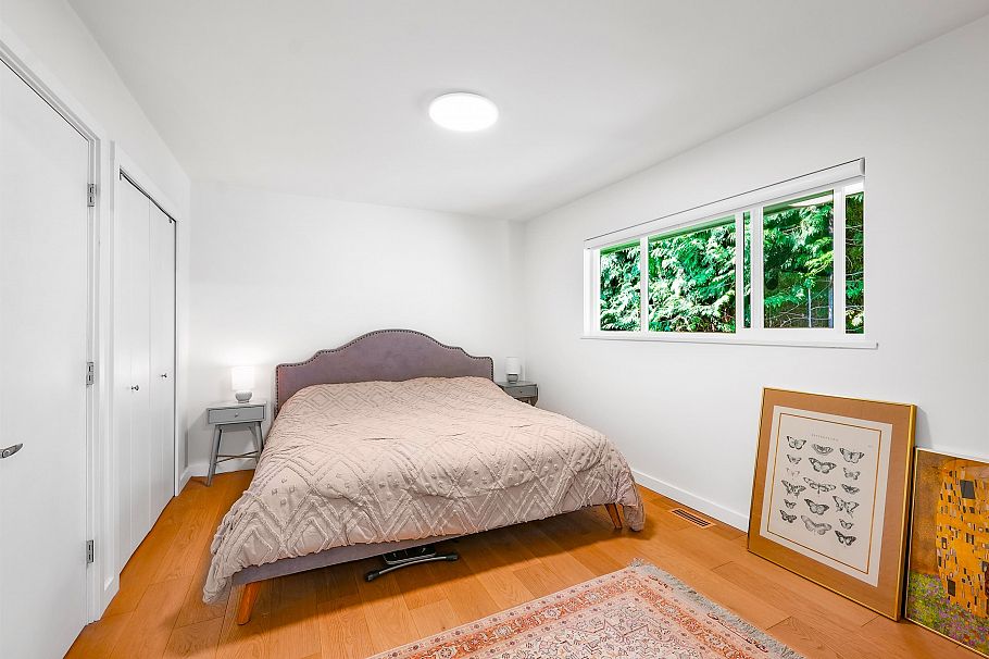 3277 Chesterfield Avenue North Vancouver, BC - 17