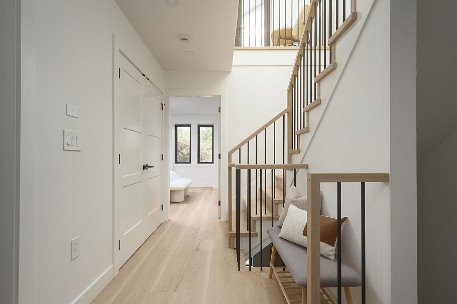 920 E 16th Avenue Vancouver, BC - 8