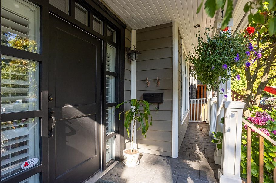 2985 W 16th Avenue Vancouver, BC - 4