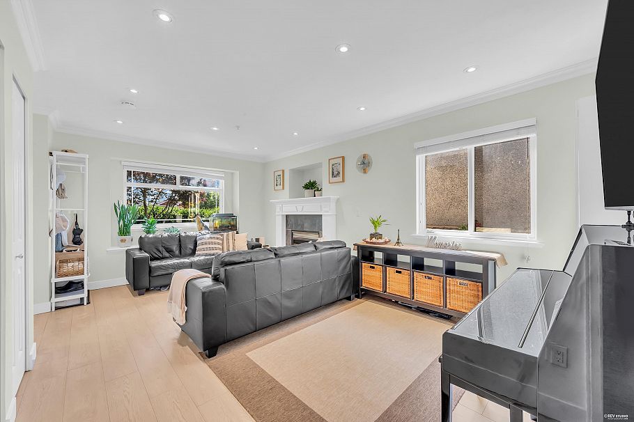 6925 Main Street Vancouver, BC - 6
