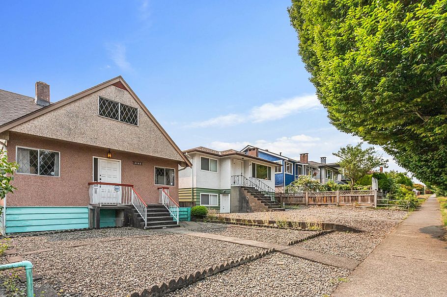 3148 E 1st Avenue Vancouver, BC - 3