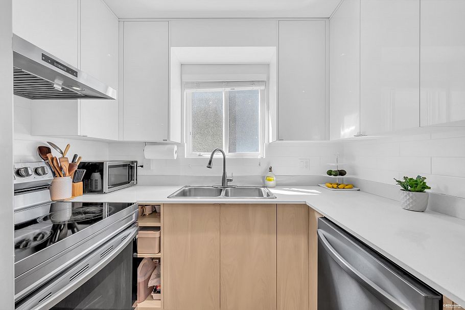 6925 Main Street Vancouver, BC - 8