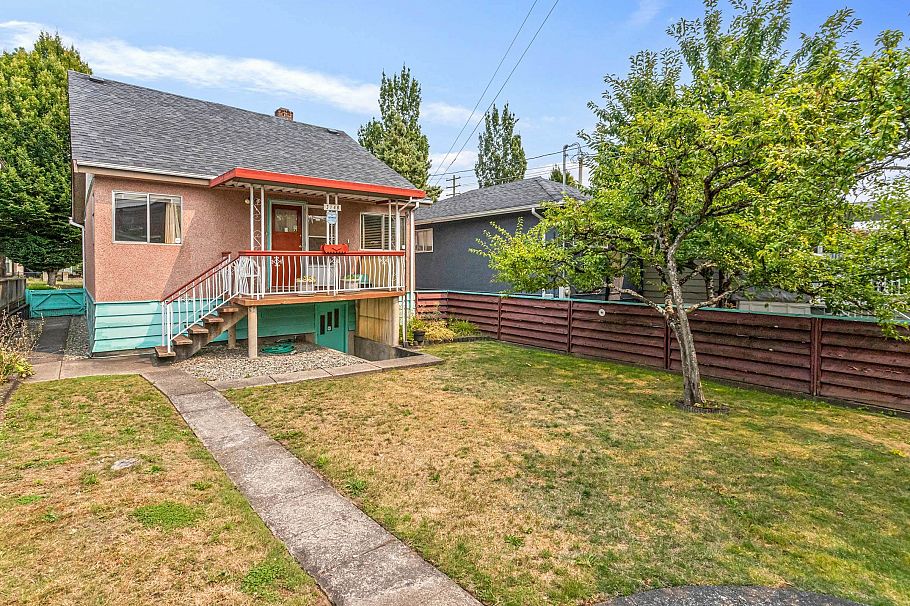 3148 E 1st Avenue Vancouver, BC - 16