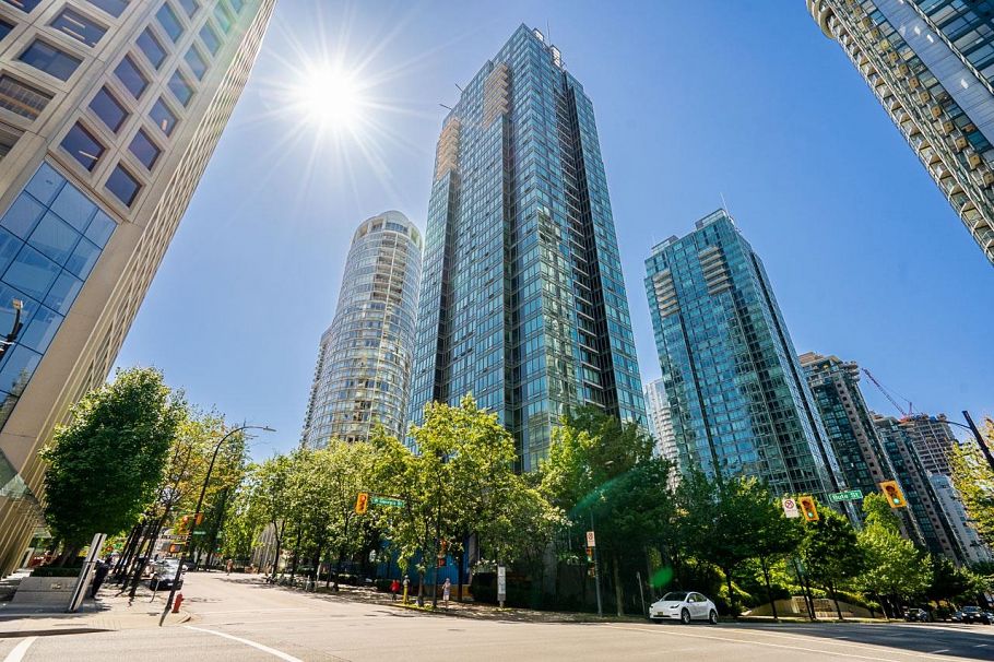 1803 1200 W Georgia Street Vancouver, BC - 1