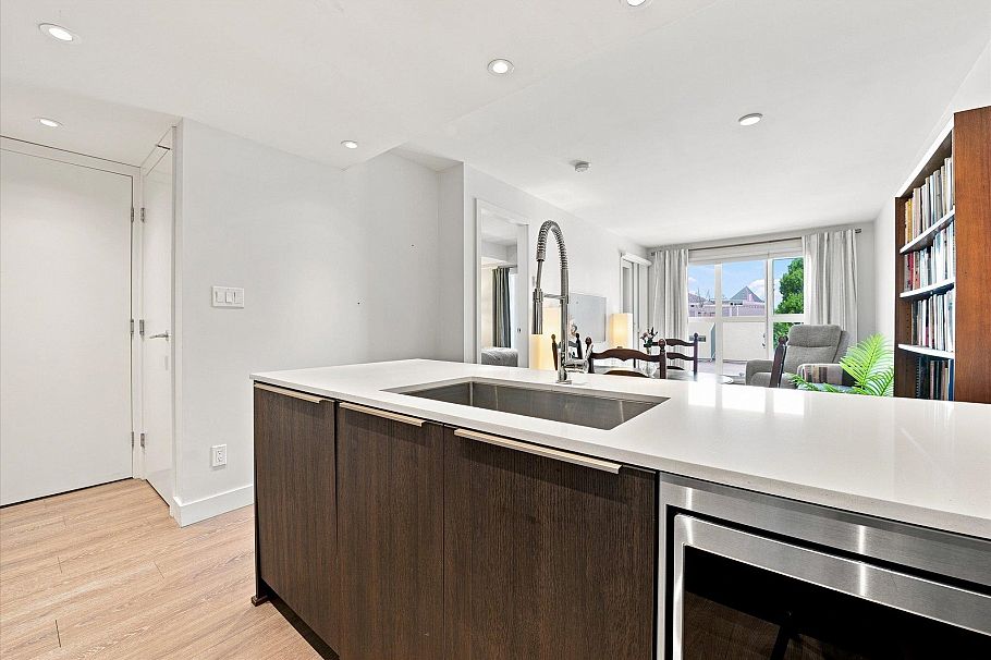 323 1588 E Hastings Street Vancouver, BC - 19