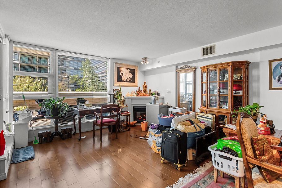 302 188 E Esplanade North Vancouver, BC - 5