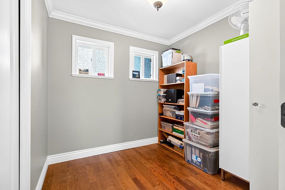 2985 W 16th Avenue Vancouver, BC - 29