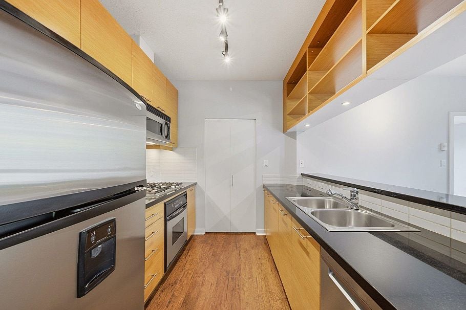 318 560 Raven Woods Drive North Vancouver, BC - 10