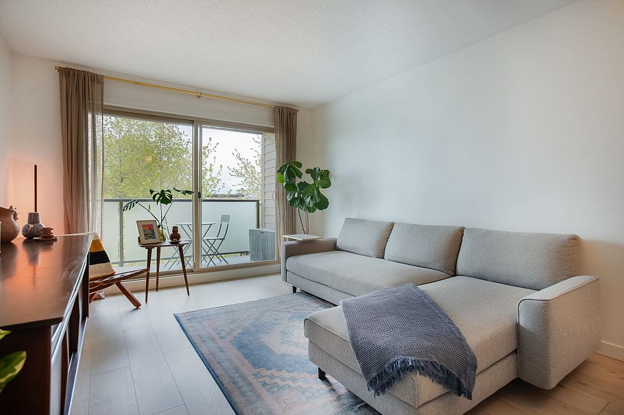 405 1864 Frances Street Vancouver, BC - 2