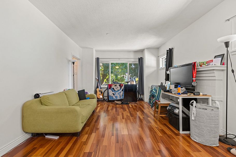 3279 W 11th Avenue Vancouver, BC - 14