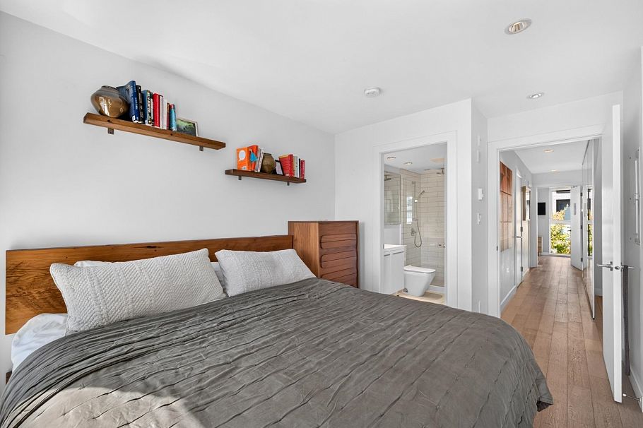305 1647 E Pender Street Vancouver, BC - 14