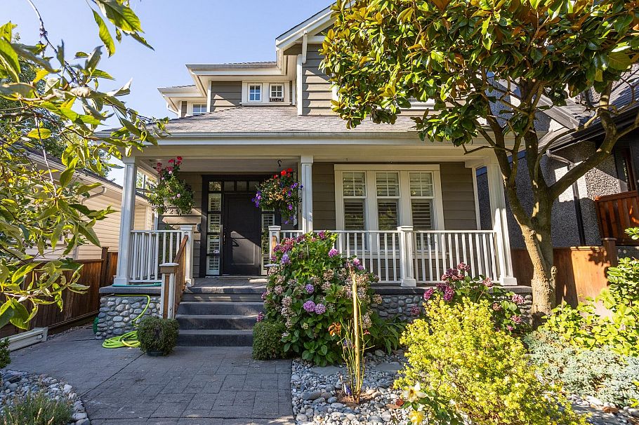 2985 W 16th Avenue Vancouver, BC - 40