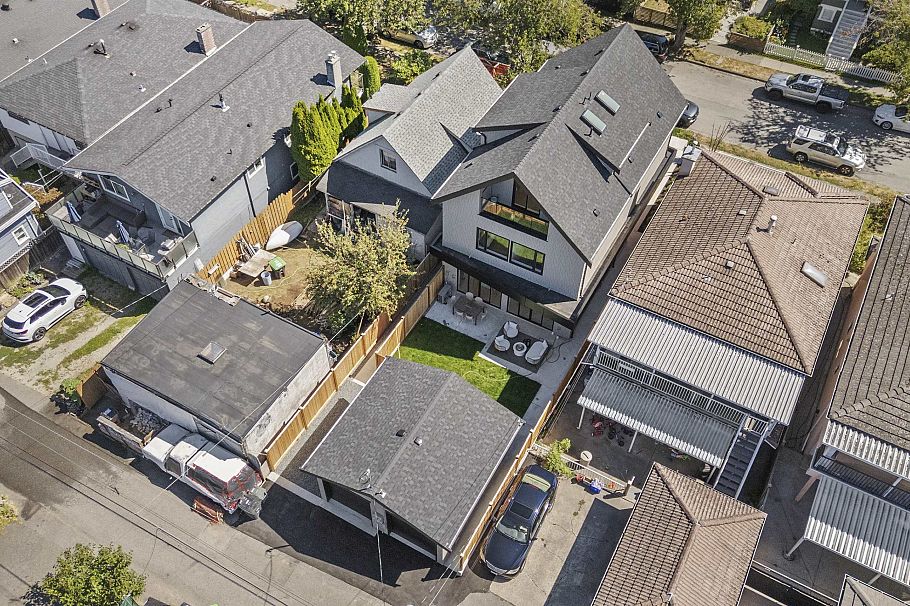 2 5033 Prince Albert Street Vancouver, BC - 23