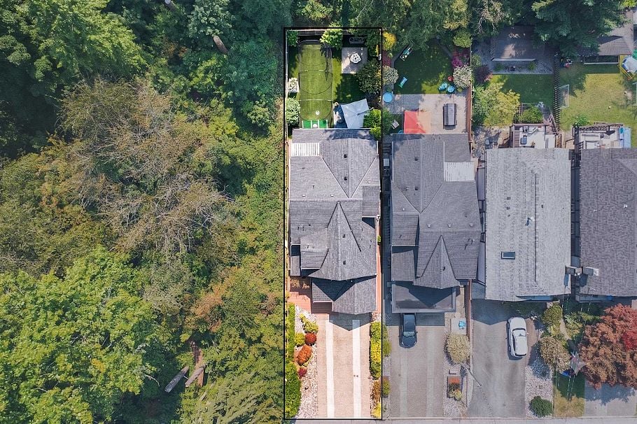 1585 Draycott Road North Vancouver, BC - 38