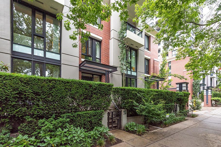 973 Mainland Street Vancouver, BC - 2