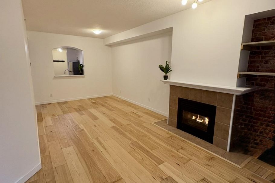 212 3600 Windcrest Drive North Vancouver, BC - 6