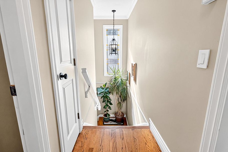 2985 W 16th Avenue Vancouver, BC - 22