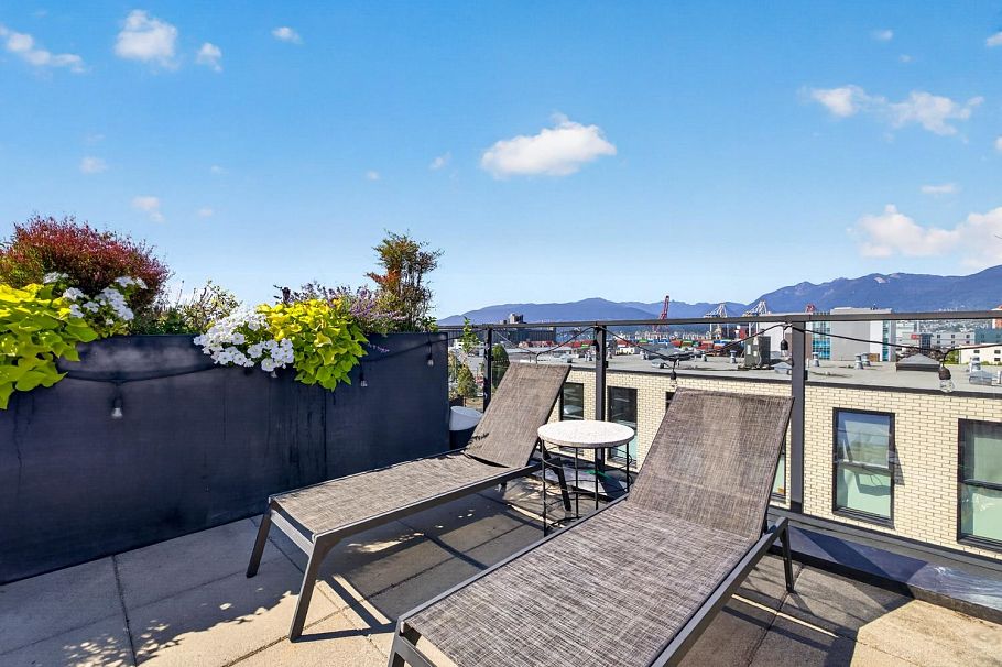 305 1647 E Pender Street Vancouver, BC - 25