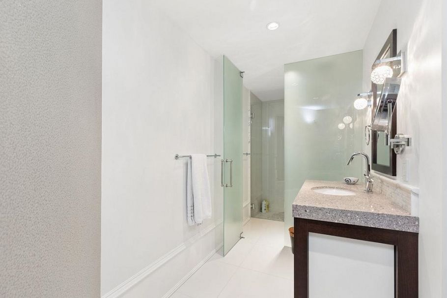 PH2 1102 Hornby Street Vancouver, BC - 24