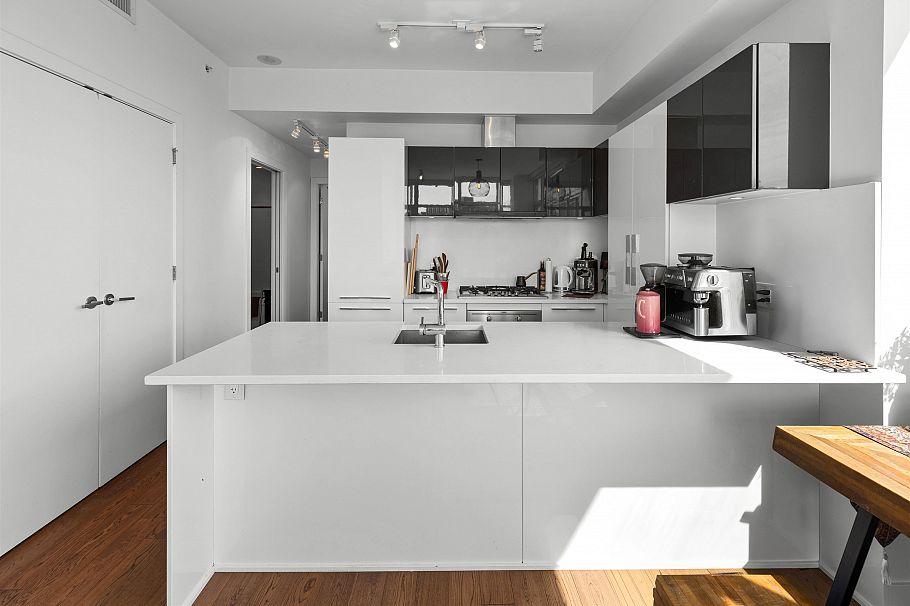 1001 108 E 1st Avenue Vancouver, BC - 1