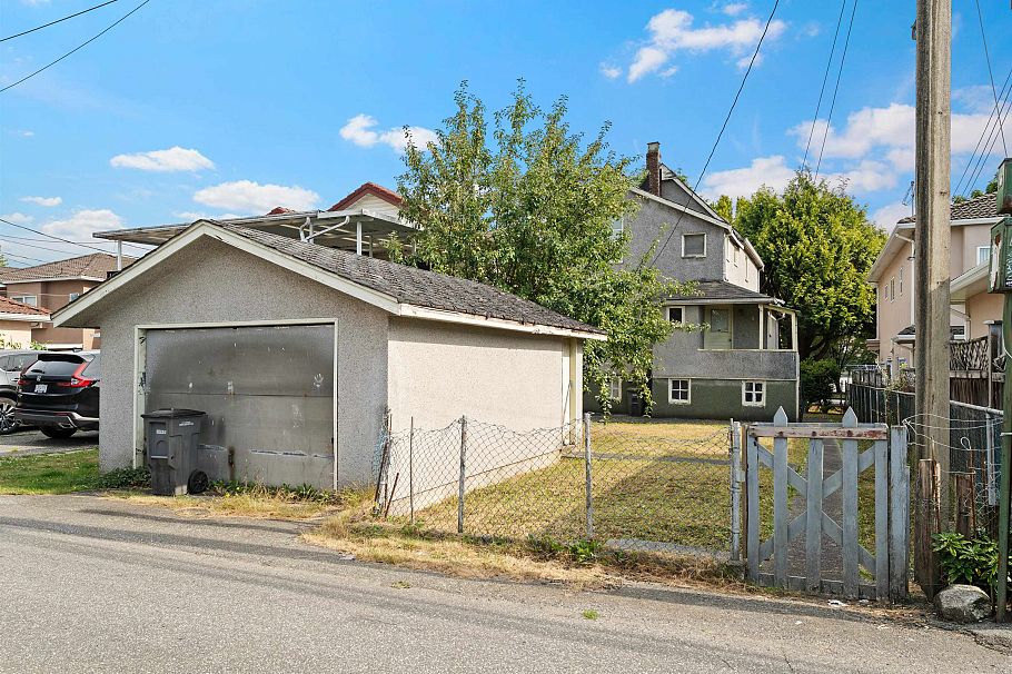 2673 Pandora Street Vancouver, BC - 4