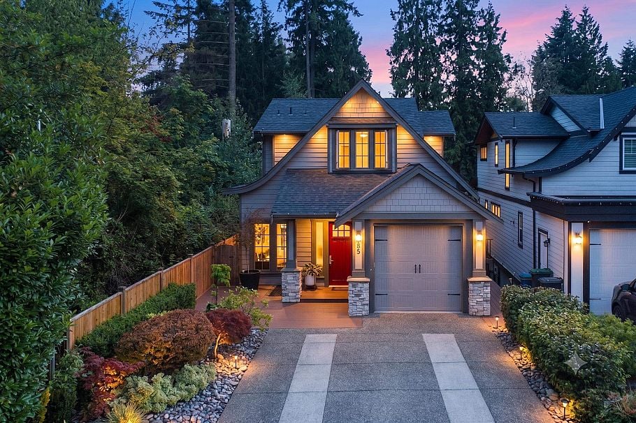 1585 Draycott Road North Vancouver, BC - 1