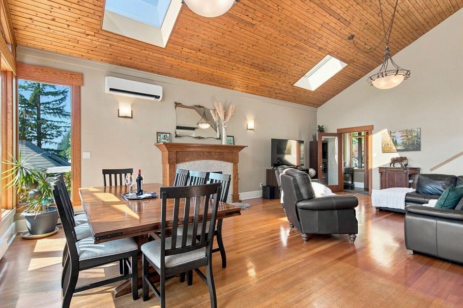 330 Sasamat Lane North Vancouver, BC - 11