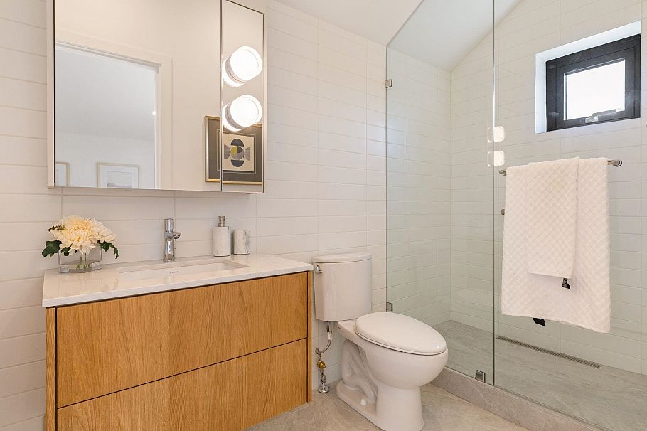 20 W 14th Avenue Vancouver, BC - 26