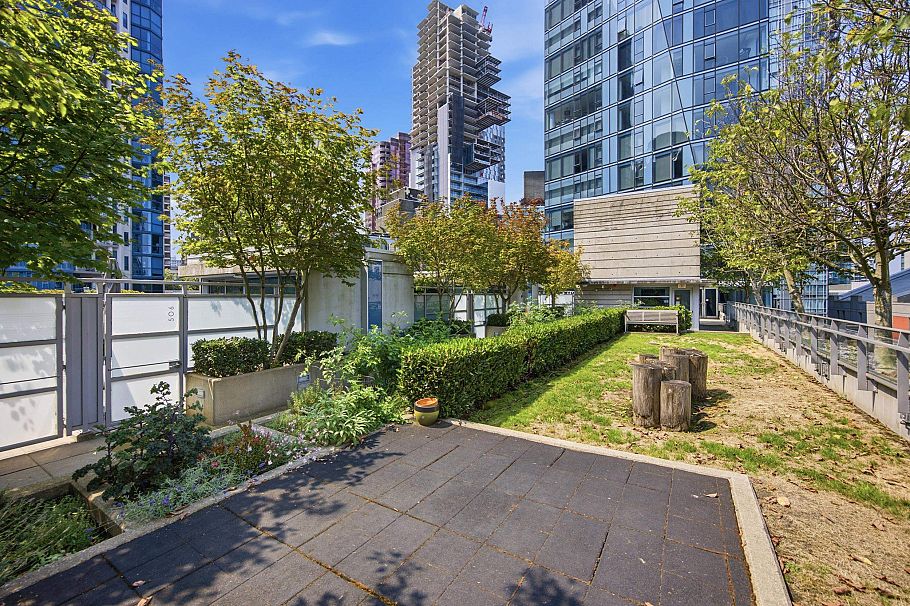 504 1477 W Pender Street Vancouver, BC - 31