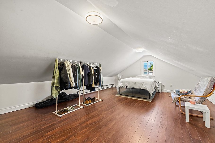 3279 W 11th Avenue Vancouver, BC - 16
