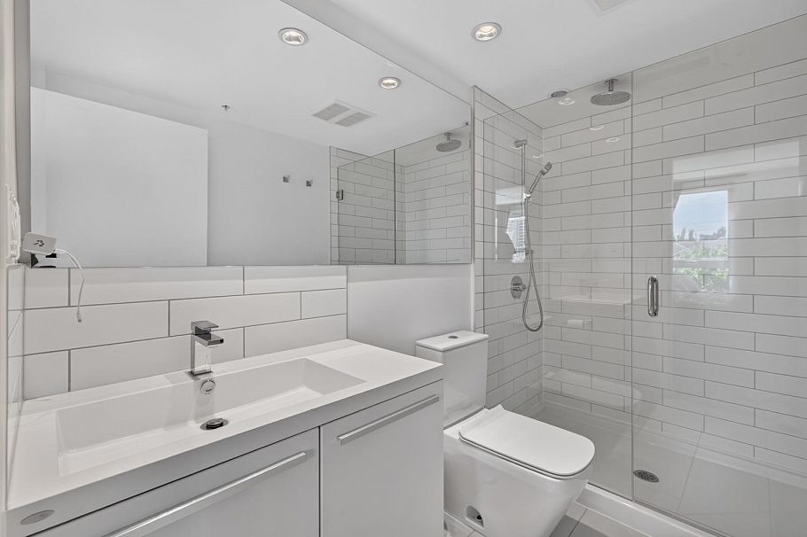 305 1647 E Pender Street Vancouver, BC - 15