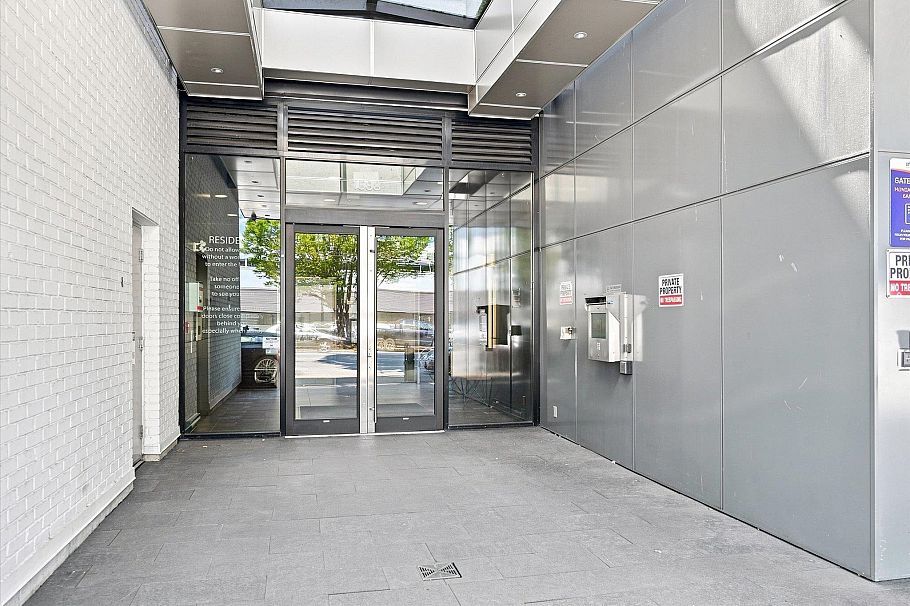 323 1588 E Hastings Street Vancouver, BC - 32